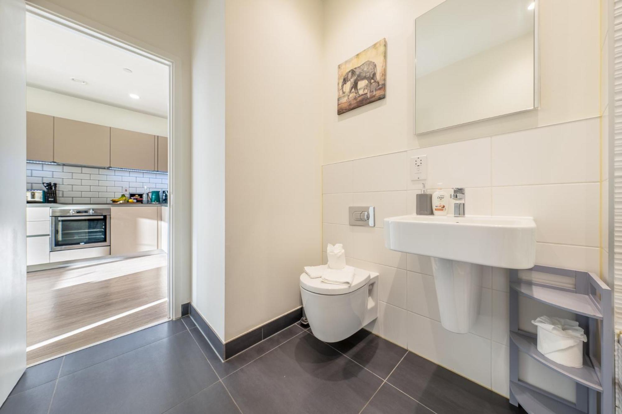 Luxury 1 Bedroom Serviced With Roof Terrace & Gym Stevenage