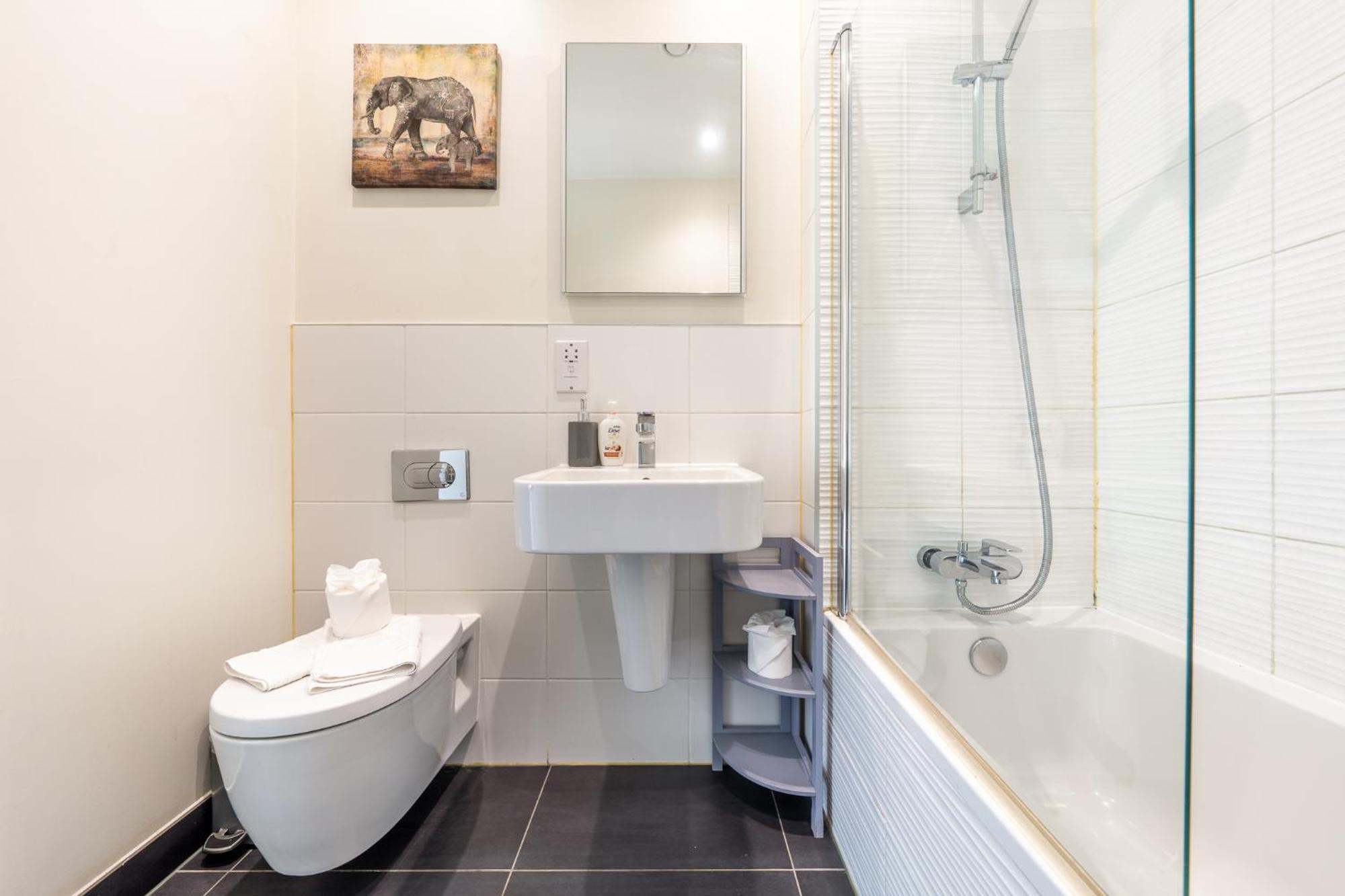 Apartment Luxury 1 Bedroom Serviced With Roof Terrace & Gym Stevenage