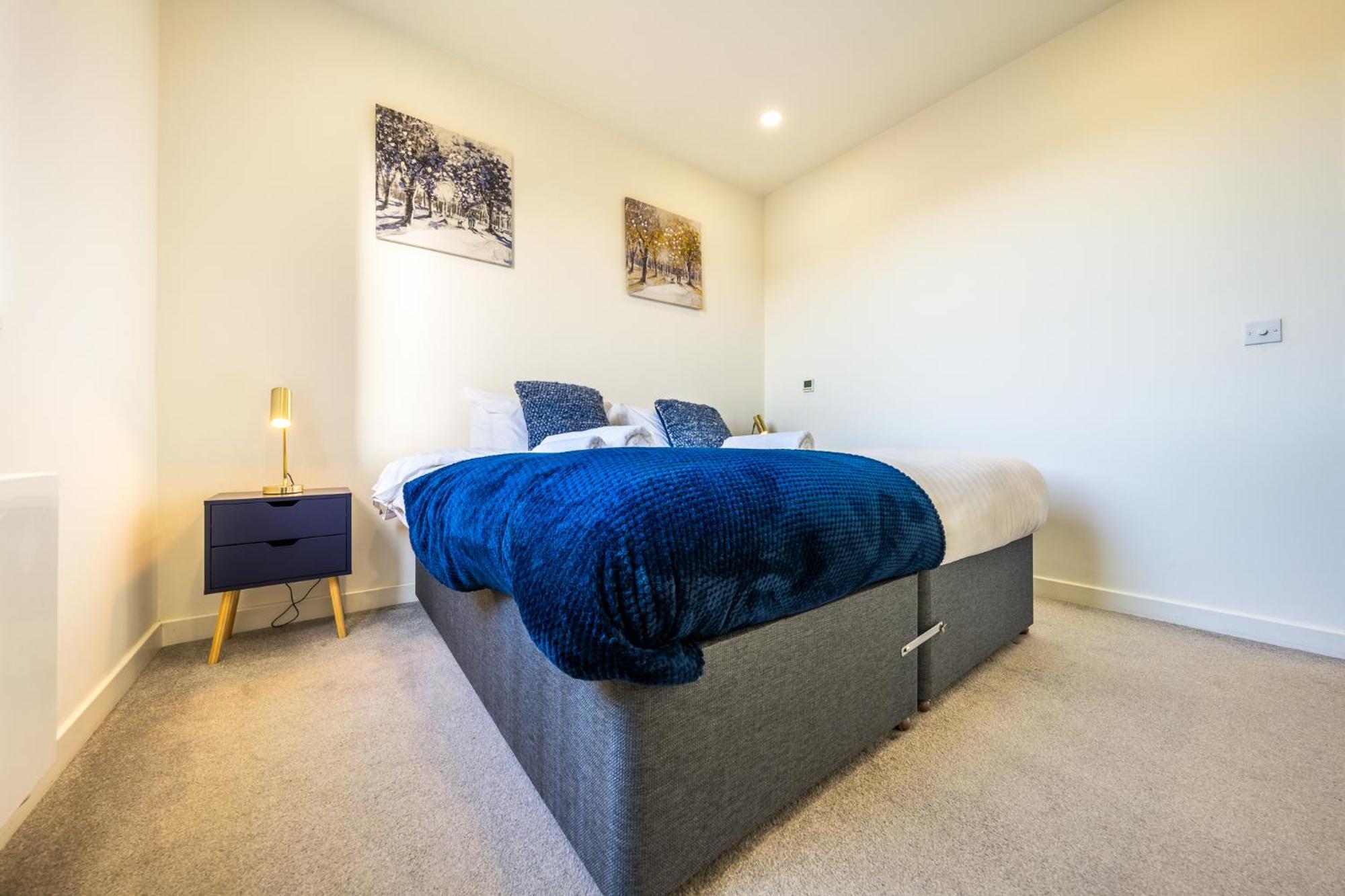 Luxury 1 Bedroom Serviced With Roof Terrace & Gym * Stevenage