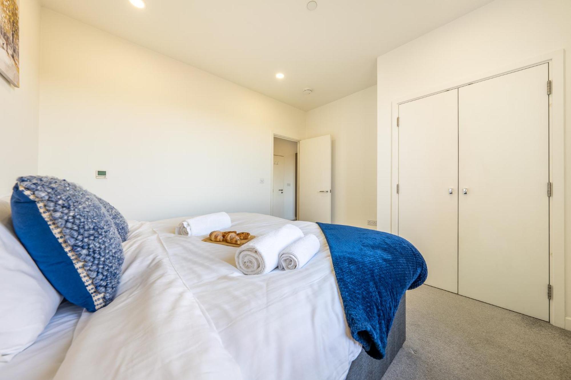 Luxury 1 Bedroom Serviced With Roof Terrace & Gym * Stevenage