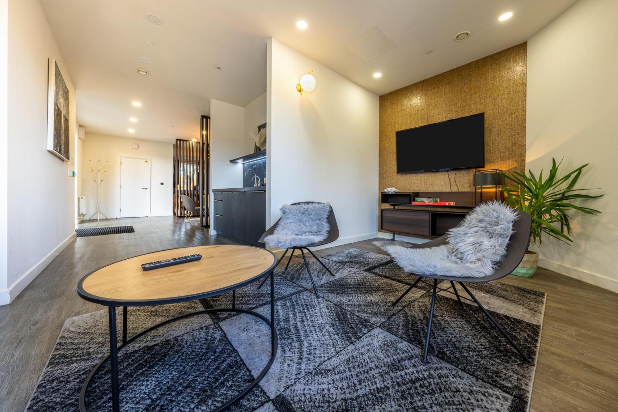 Apartment Luxury 1 Bedroom Serviced With Roof Terrace & Gym
