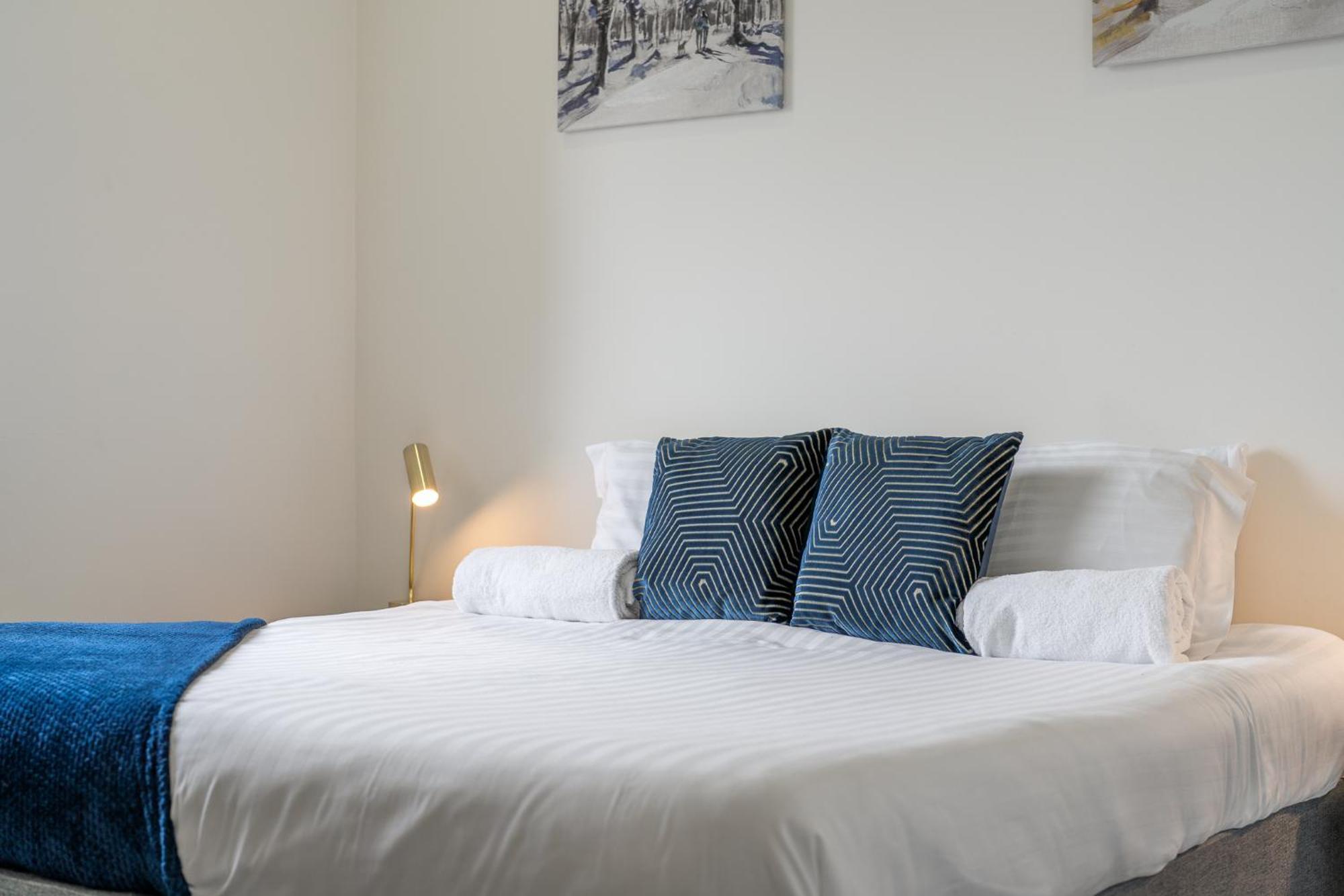 Apartment Luxury 1 Bedroom Serviced With Roof Terrace & Gym Stevenage