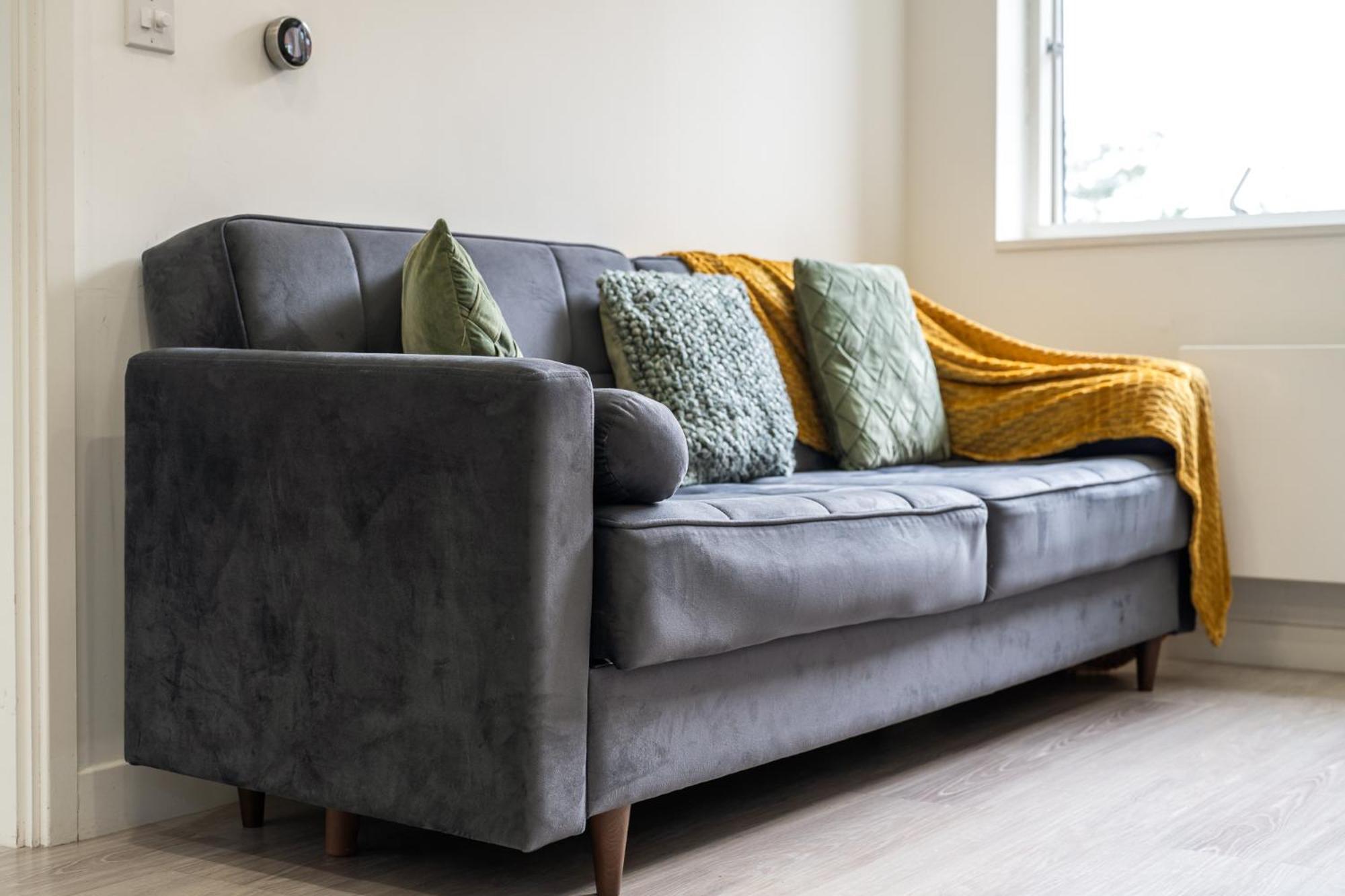 Luxury 1 Bedroom Serviced With Roof Terrace & Gym Apartment *