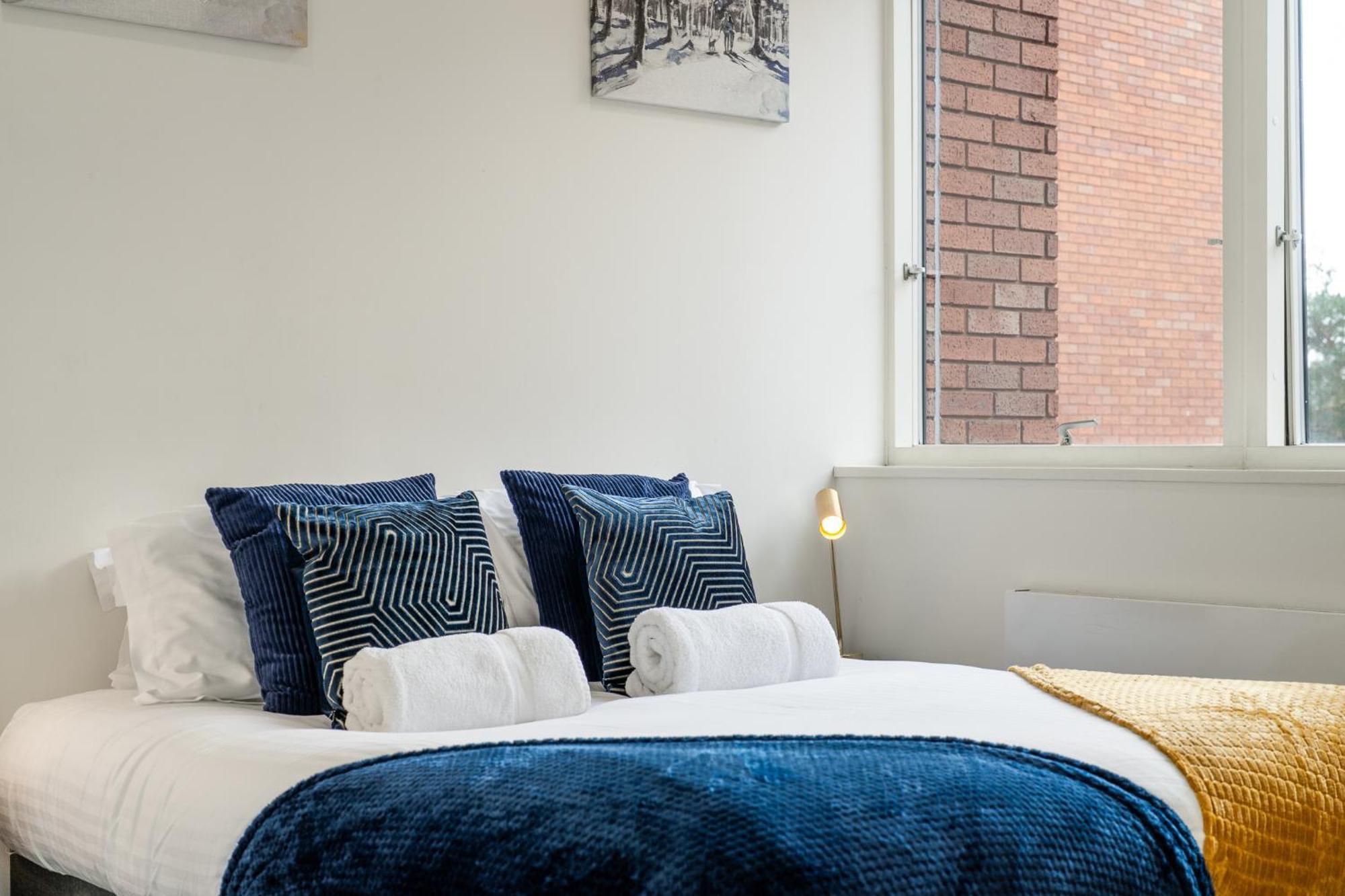 Luxury 1 Bedroom Serviced With Roof Terrace & Gym Apartment Stevenage