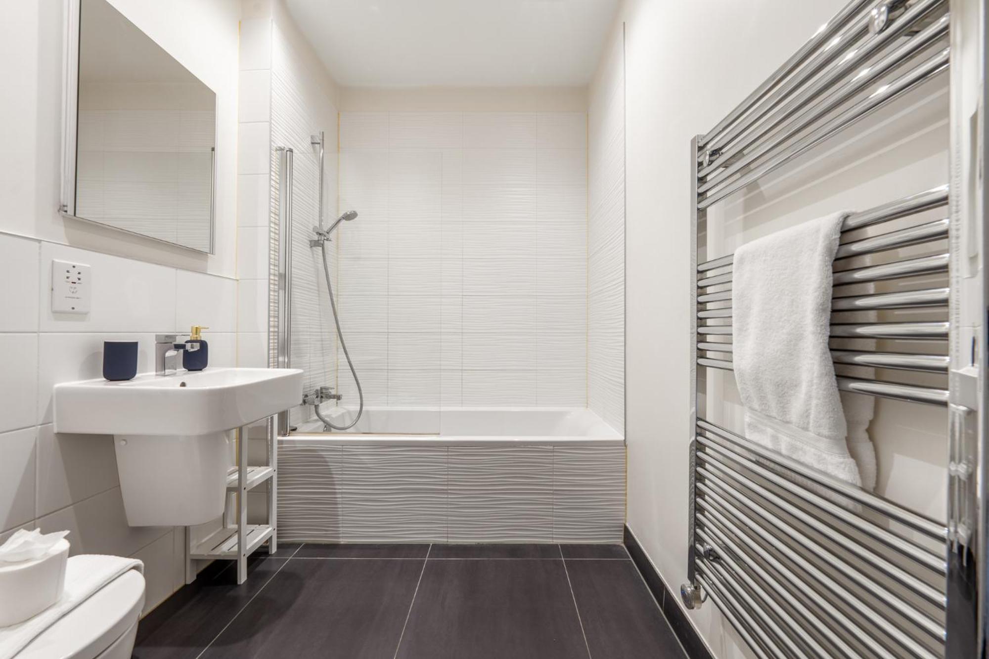 Apartment Luxury 1 Bedroom Serviced With Roof Terrace & Gym Stevenage
